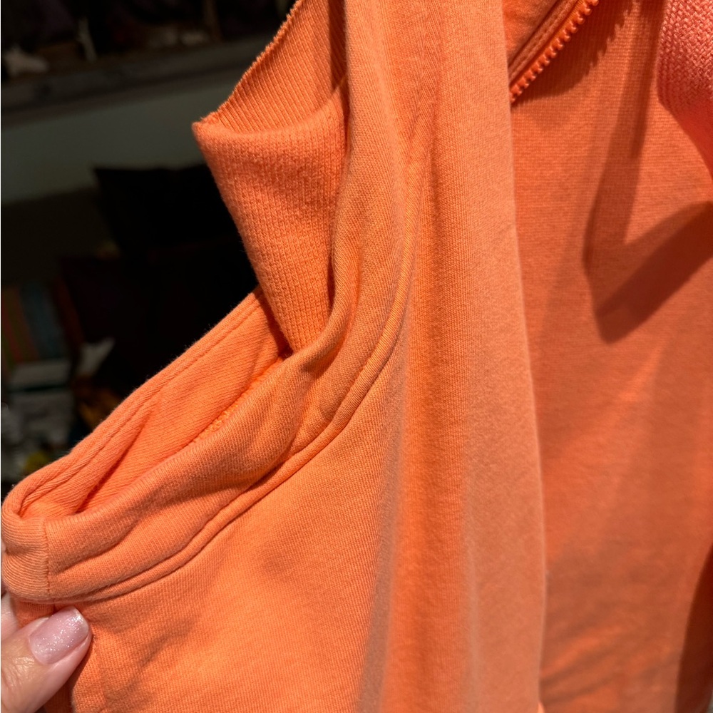 Vest - Picture 3 of 6